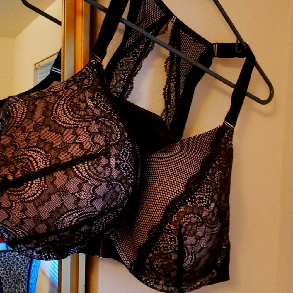 Cacique Bra. Never worn.